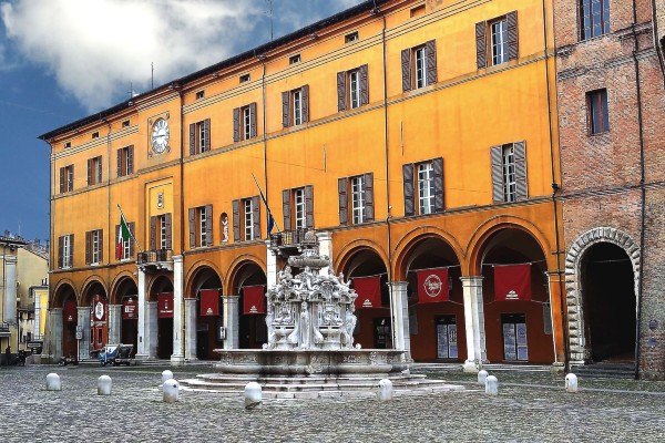 Cesena, il palazzo del Comune - foto di Di Otelmar, via Wikipedia CC BY-SA 4.0