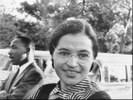 Rosa Parks - foto di Di sconosciuto - USIA / National Archives and Records Administration Records of the U.S. Information Agency Record Group 306, Pubblico dominio, bit.ly/1RqBjqw